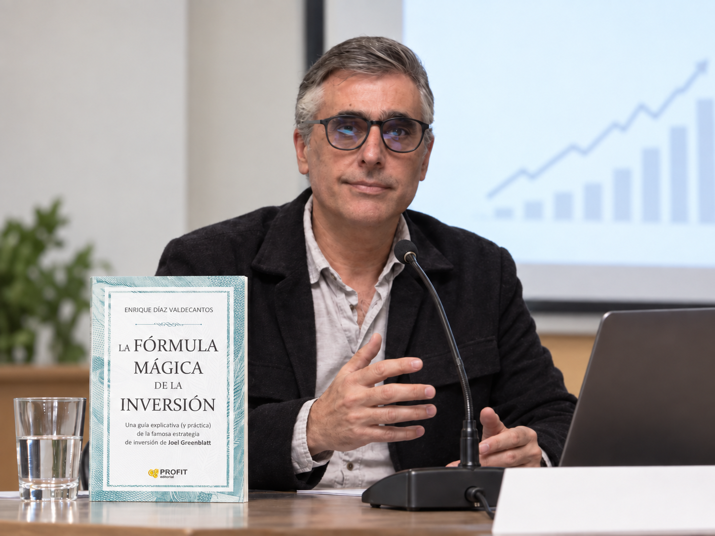 Enrique Díaz Valdecantos presenta un seminario sobre valoración de empresas con motivo del lanzamiento de su nuevo libro